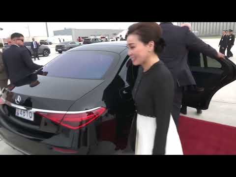 Thai King and Queen Arrive in Paris for Official Visit